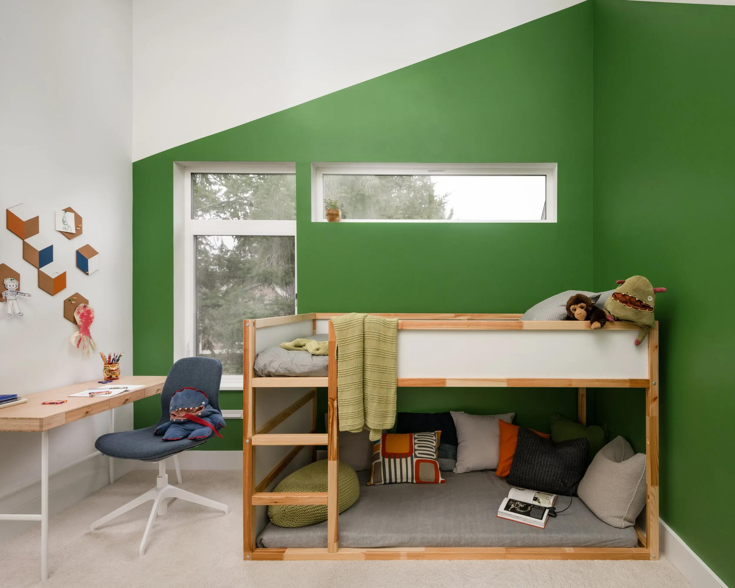 Essential bedroom furniture for 6 year old choices