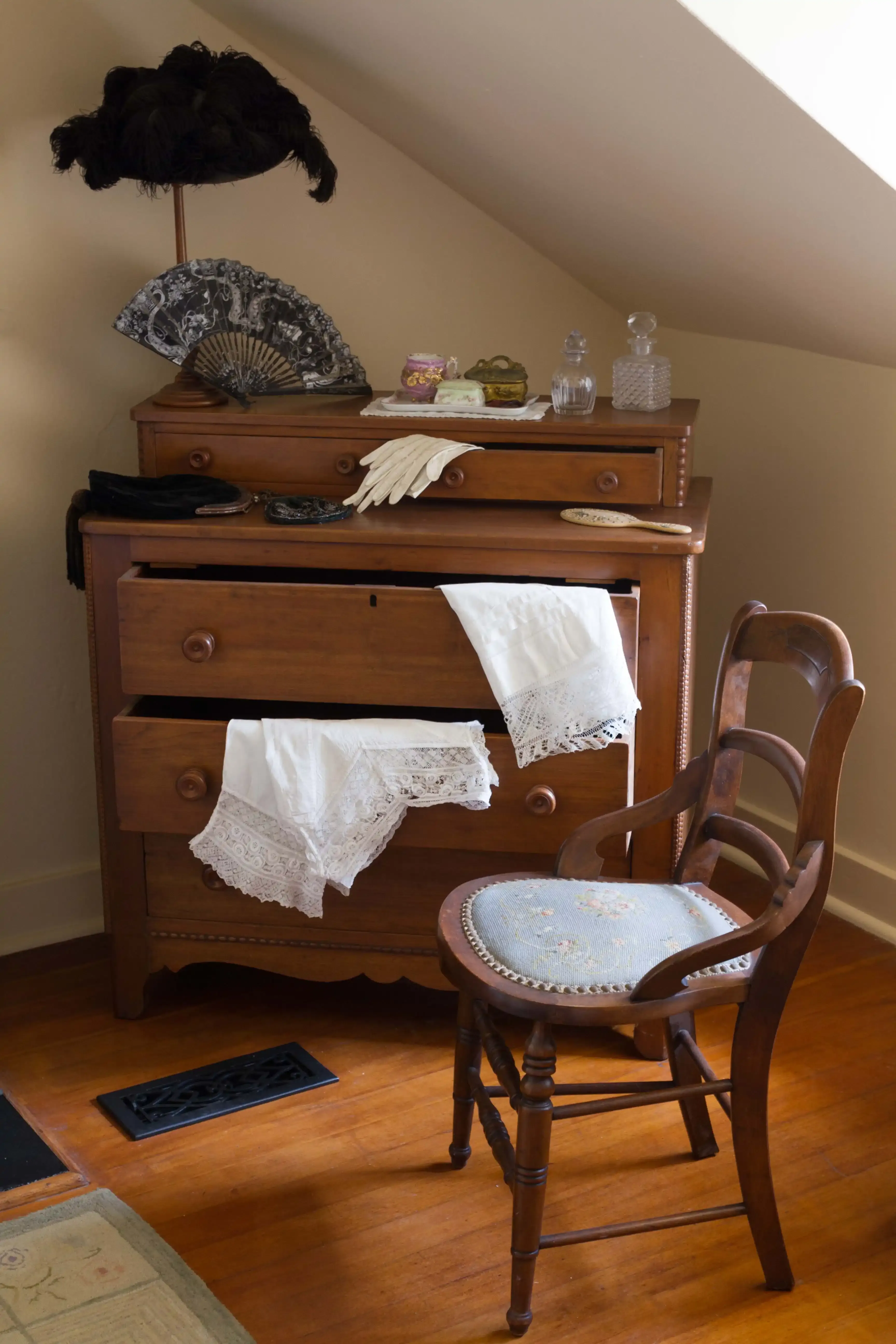 Beyond the Bedroom: Clever Spots for Your 6Drawer Piece