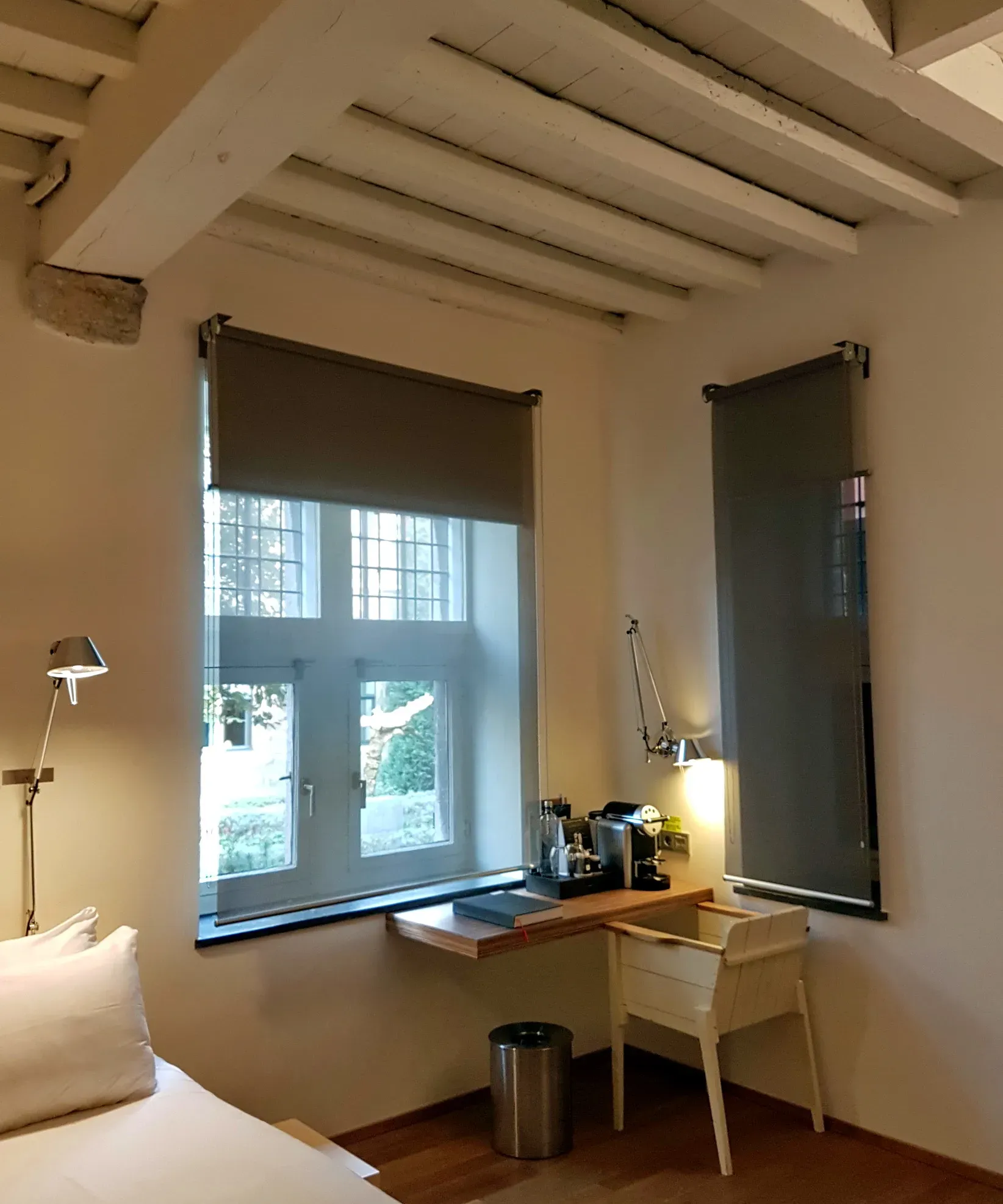 Essential Pieces for a Truly Luxury 5 Star Hotel Bedroom