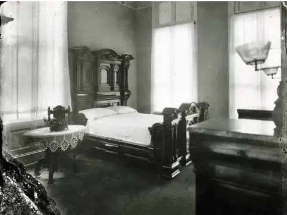 Essential Pieces for Creating an Upscale Bedroom Furniture Oasis