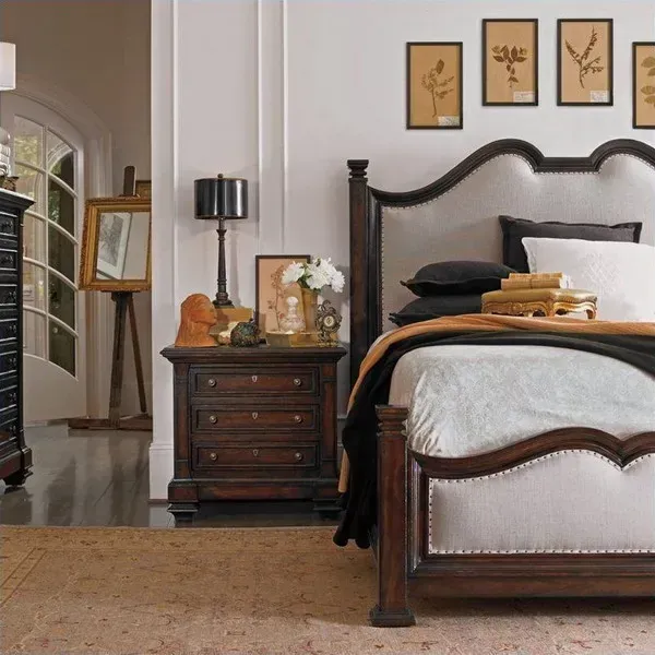Focus on Comfort and Natural Materials for Bedroom Furniture 2025