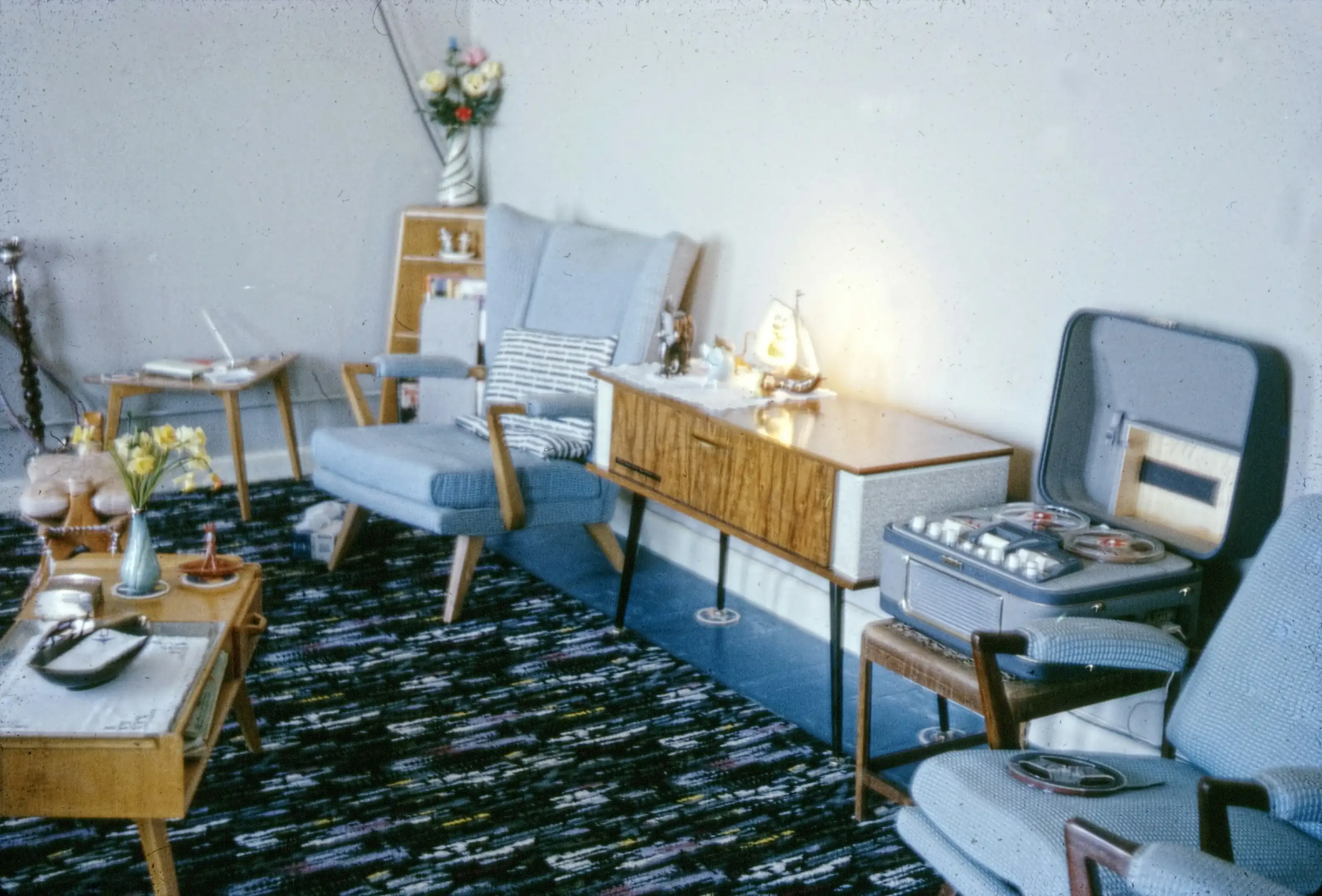 Hunting Down and Caring for 1970s Schreiber Bedroom Furniture