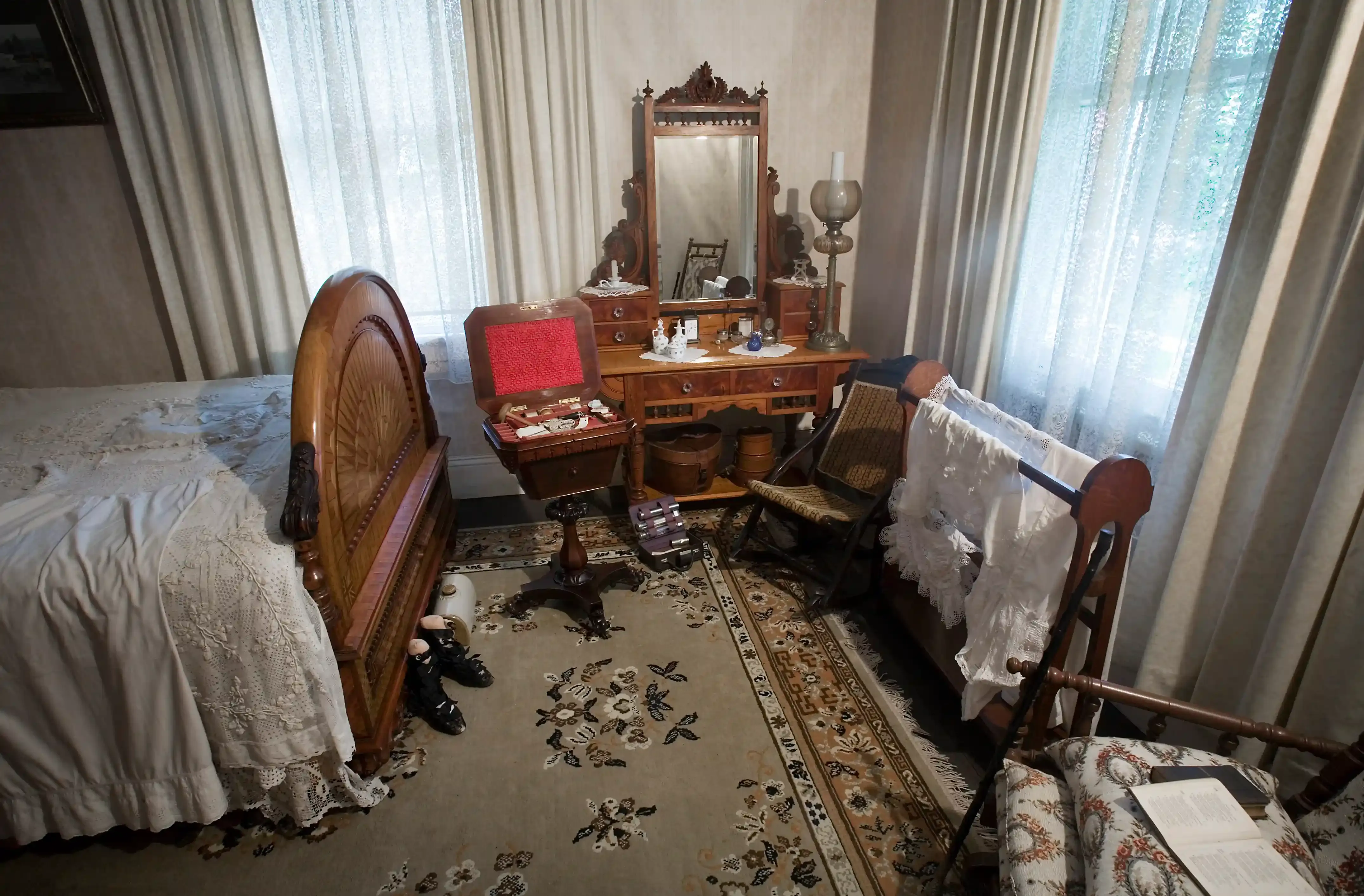 Making the Most of Your Bedroom Furniture with Storage