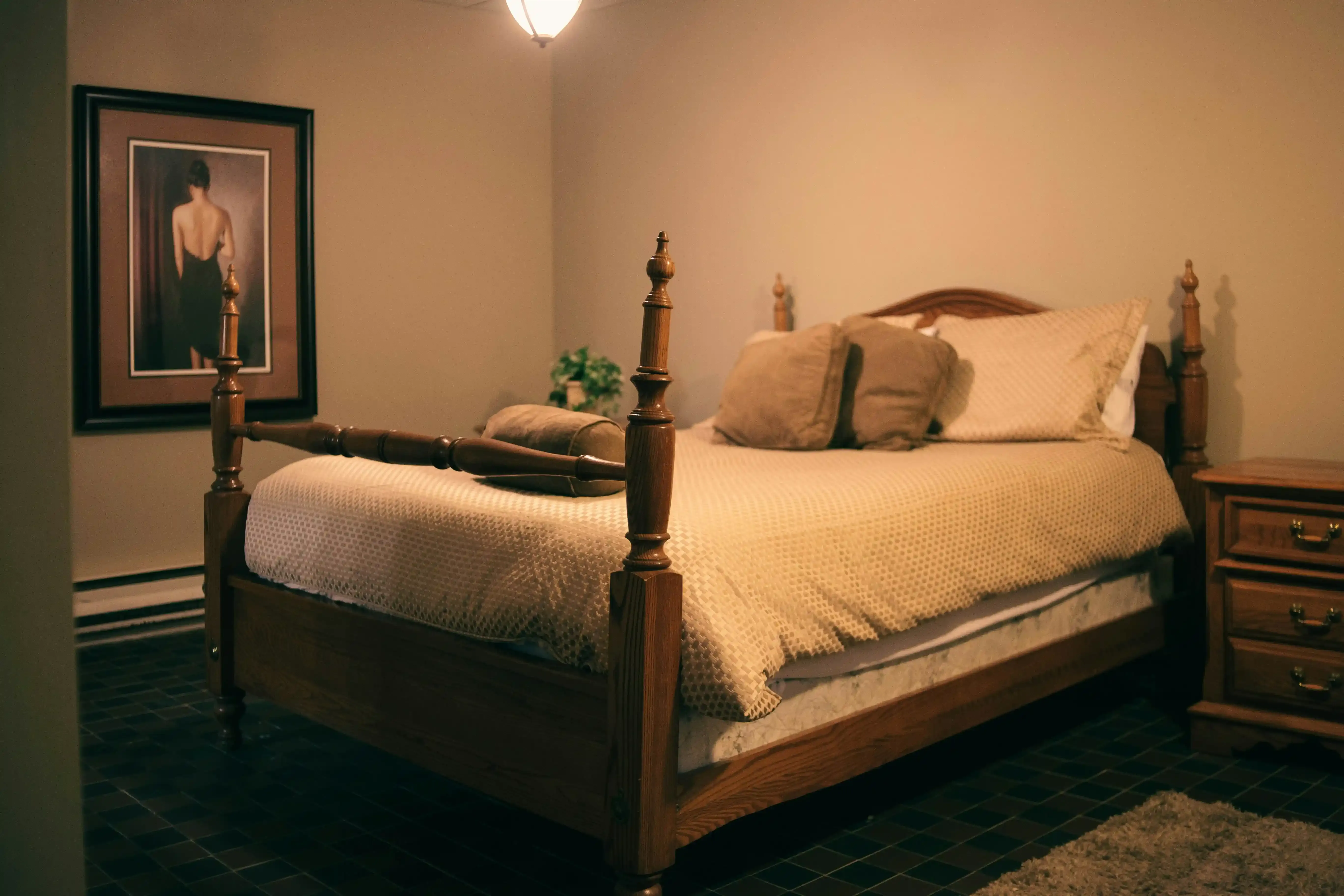 Making Your Bedroom Furniture Between $500 and $1000 Go Further
