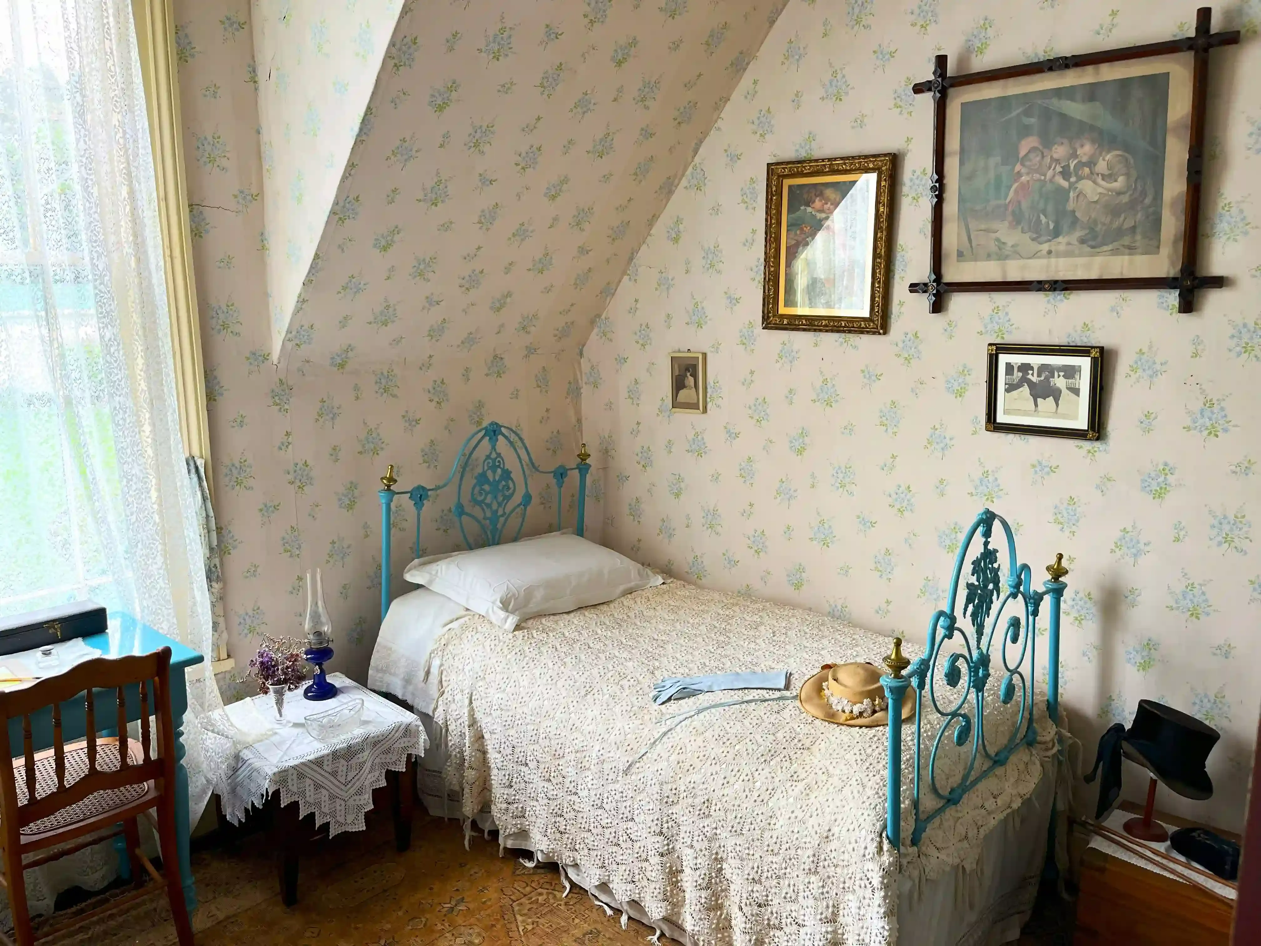 Painted Bedroom Furniture: Before and After Transformations