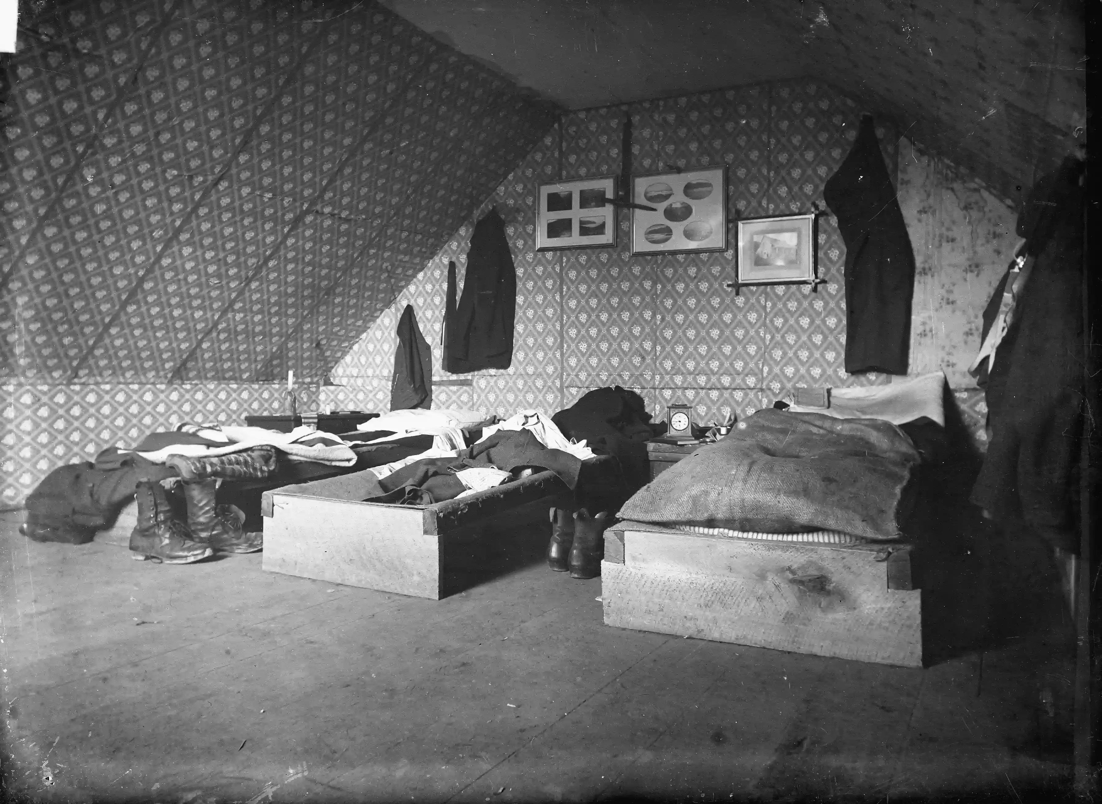 Reviving Your Bedroom Furniture Vintage Finds