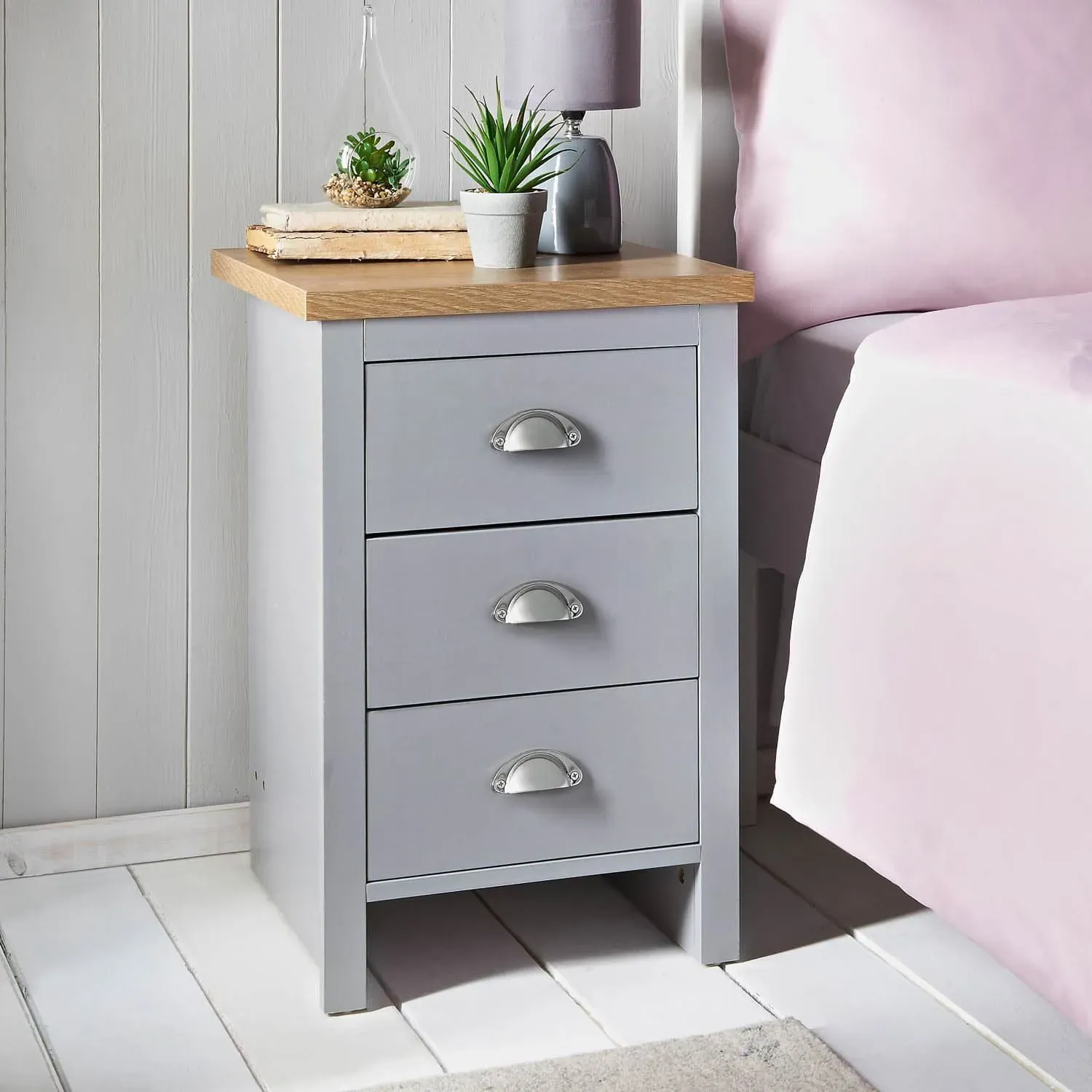 Thinking About 3 Drawer Bedroom Furniture? Here's What You Need to Know