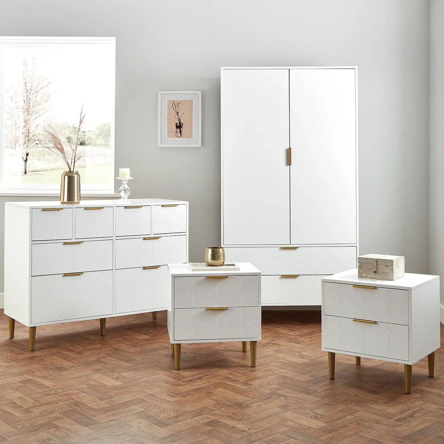 What's Typically Included in a 4 Piece Bedroom Set UK?